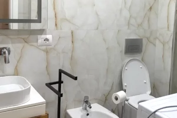 Shtepi me qera Apartament ne Tirane, 2+1, Mobilimi E mobiluar, Pagesa 75,000  Leke.