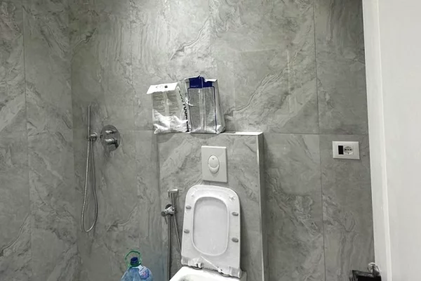 Shtepi ne shitje Apartament ne Tirane, 1+1, Mobilimi Bosh, pa mobiluar, Pagesa 13,700,000  Leke.