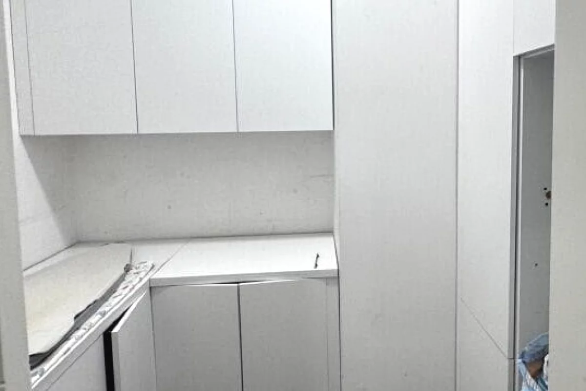 Shtepi me qera Apartament ne Tirane, 3+1, Mobilimi E mobiluar, Pagesa 2,300  Euro.