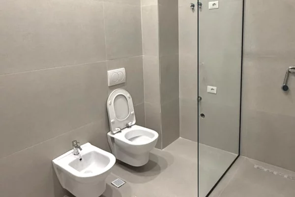 Shtepi ne shitje Apartament ne Tirane, 2+1, Mobilimi Bosh, pa mobiluar, Pagesa 355,000  Euro.