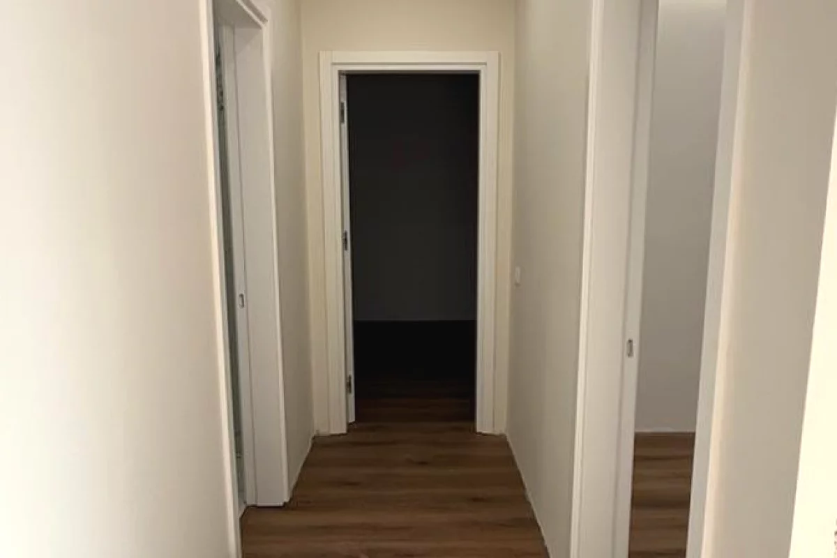Shtepi ne shitje Apartament ne Tirane, 2+1, Mobilimi Bosh, pa mobiluar, Pagesa 355,000  Euro.