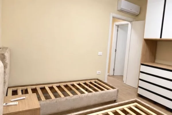Shtepi me qera Apartament ne Tirane, 2+1, Mobilimi E mobiluar, Pagesa 1,200  Euro.