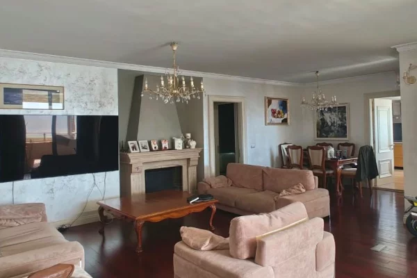 Shtepi ne shitje 3+1 ne Tirane - 580,000 Euro