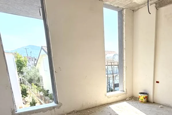 Shtepi ne shitje Vila Luksoze ne Tirane, 3+1, Mobilimi Bosh, pa mobiluar, Pagesa 500,000,000  Leke.