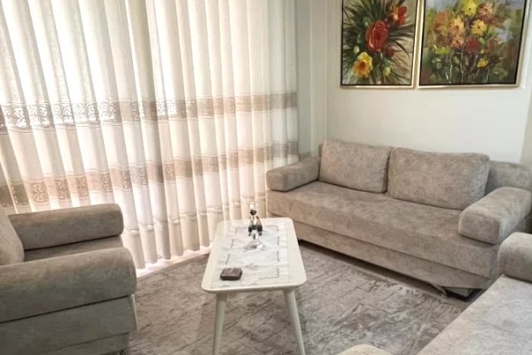 Shtepi me qera Apartament ne Tirane, 2+1, Mobilimi E mobiluar, Pagesa 70,000  Leke.