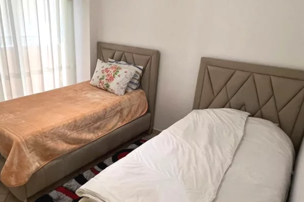 Shtepi me qera Apartament ne Tirane, 2+1, Mobilimi E mobiluar, Pagesa 70,000  Leke.