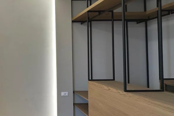 Shtepi ne shitje Apartament ne Tirane, 2+1, Mobilimi Bosh, pa mobiluar, Pagesa 670,000  Euro.