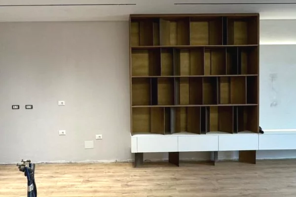 Shtepi ne shitje Apartament ne Tirane, 2+1, Mobilimi Bosh, pa mobiluar, Pagesa 670,000  Euro.