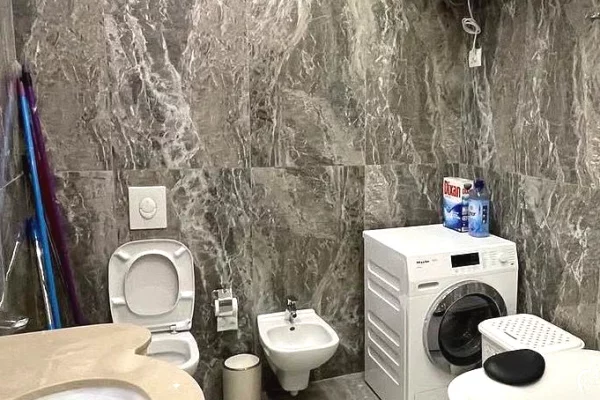 Shtepi me qera Apartament ne Tirane, 3+1, Mobilimi E mobiluar, Pagesa 130,000  Leke.