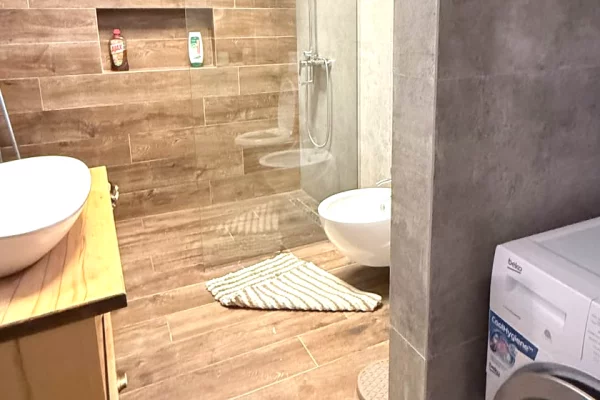Shtepi me qera Apartament ne Tirane, 2+1, Mobilimi E mobiluar, Pagesa 1,500  Euro.
