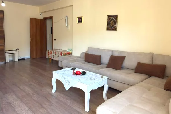 Shtepi ne shitje Apartament ne Vlore, 2+1, Mobilimi E mobiluar, Pagesa 16,500,000  Leke.