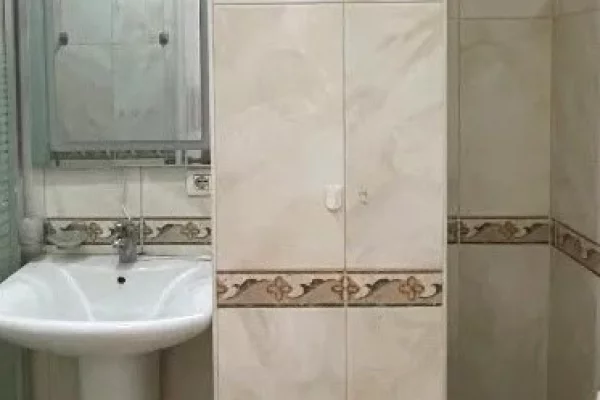 Shtepi me qera Apartament ne Tirane, 1+1, Mobilimi E mobiluar, Pagesa 75,000  Leke.