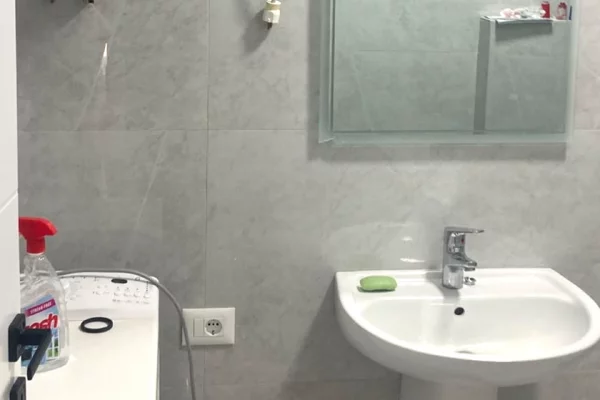 Shtepi me qera Apartament ne Tirane, 2+1, Mobilimi E mobiluar, Pagesa 750  Euro.