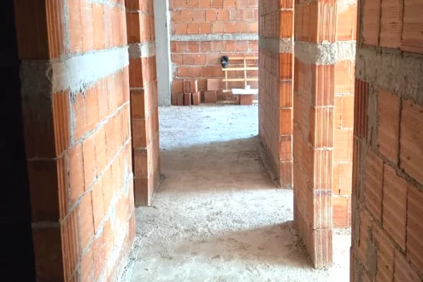 Shtepi ne shitje Apartament ne Tirane, 3+1, Mobilimi Bosh, pa mobiluar, Pagesa 255,000  Euro.