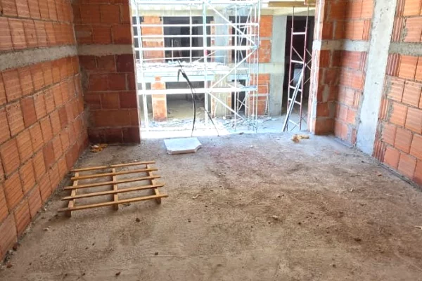 Shtepi ne shitje Apartament ne Tirane, 3+1, Mobilimi Bosh, pa mobiluar, Pagesa 255,000  Euro.