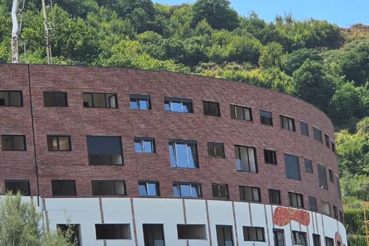 Shtepi ne shitje Apartament ne Tirane, 3+1, Mobilimi Bosh, pa mobiluar, Pagesa 255,000  Euro.