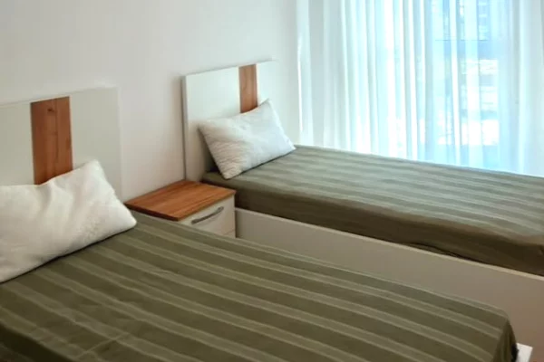 Shtepi me qera Apartament ne Tirane, 2+1, Mobilimi E mobiluar, Pagesa 80,000  Leke.
