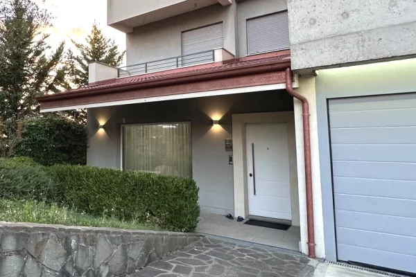Shtepi ne shitje 4+1 ne Tirane - 900,000 Euro