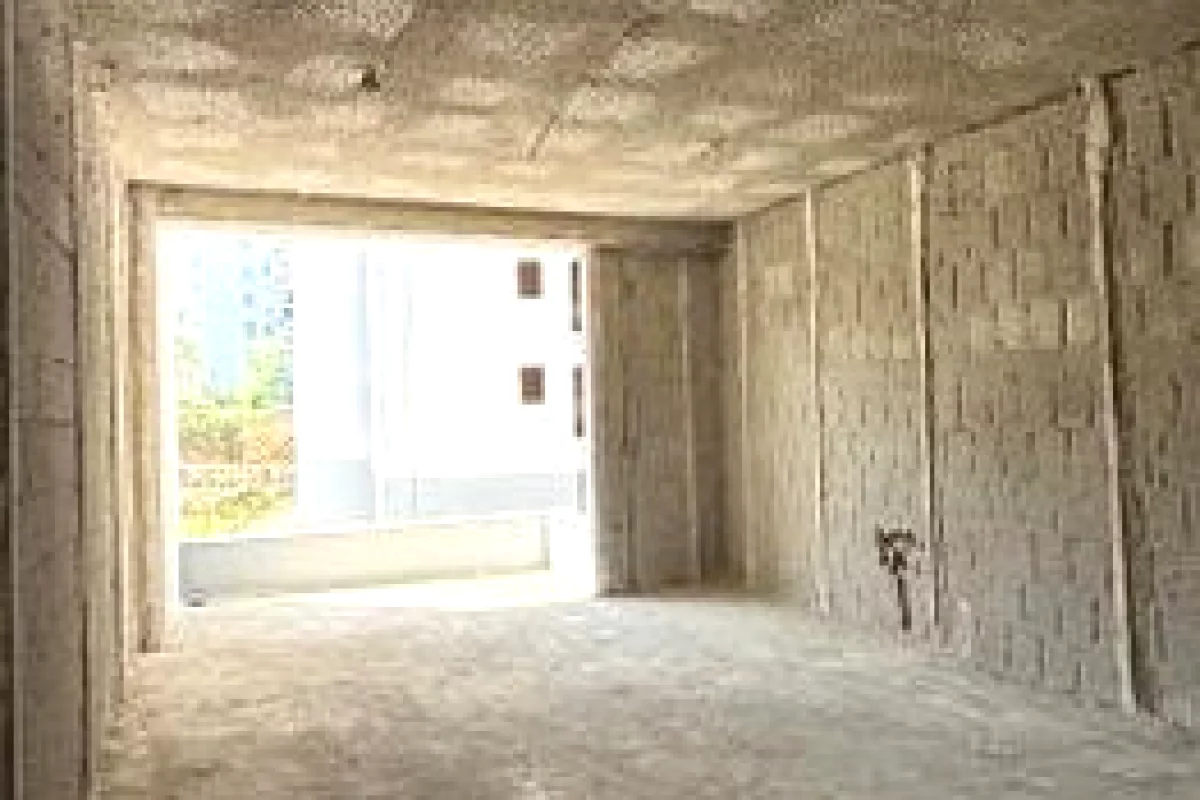 Shtepi ne shitje Apartament ne Tirane, 1+1, Mobilimi Bosh, pa mobiluar, Pagesa 120,000  Euro.