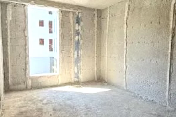 Shtepi ne shitje Apartament ne Tirane, 1+1, Mobilimi Bosh, pa mobiluar, Pagesa 120,000  Euro.