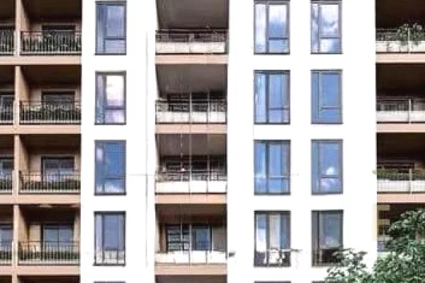 Shtepi ne shitje Apartament ne Tirane, 2+1, Mobilimi Bosh, pa mobiluar, Pagesa 100  Euro.