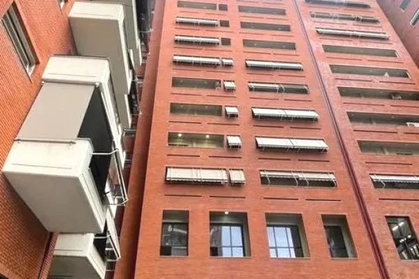 Shtepi ne shitje Duplex(shtepi me 2 kate) ne Tirane, 2+1, Mobilimi Bosh, pa mobiluar, Pagesa 170,000  Euro.
