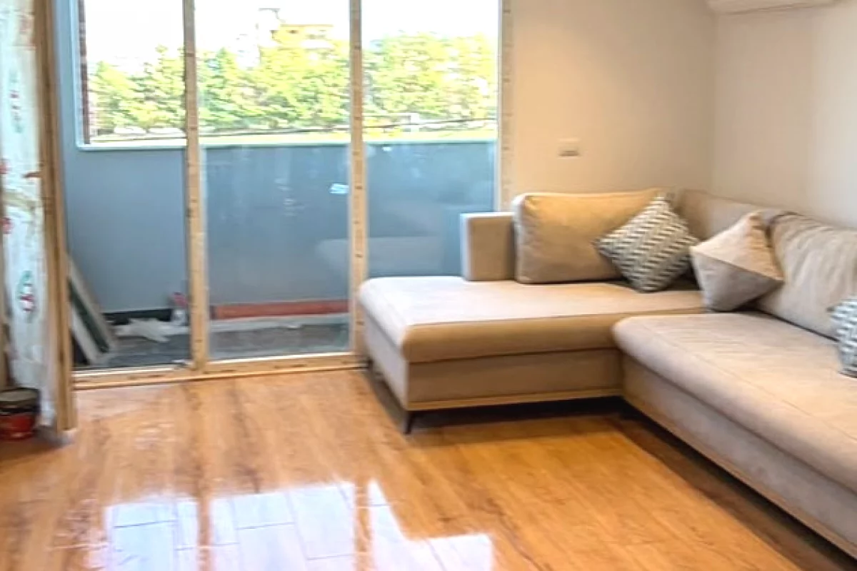 Shtepi ne shitje Apartament ne Tirane, 2+1, Mobilimi E mobiluar, Pagesa 170,000  Euro.