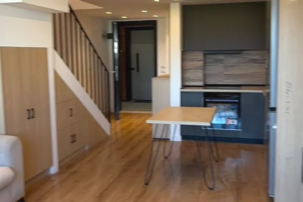 Shtepi ne shitje Apartament ne Tirane, 2+1, Mobilimi E mobiluar, Pagesa 170,000  Euro.