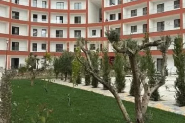 Shtepi ne shitje Apartament ne Durres, 1+1, Mobilimi Bosh, pa mobiluar, Pagesa 78,353  Euro.