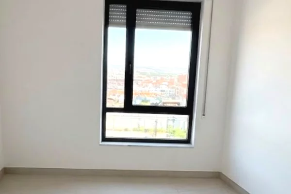 Shtepi ne shitje Apartament ne Tirane, 3+1, Mobilimi Bosh, pa mobiluar, Pagesa 229,650  Euro.