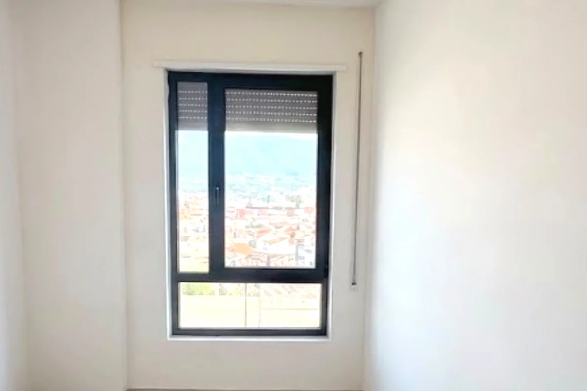 Shtepi ne shitje Apartament ne Tirane, 3+1, Mobilimi Bosh, pa mobiluar, Pagesa 229,650  Euro.
