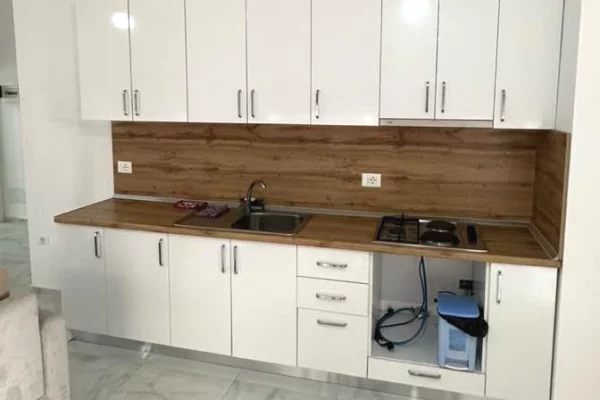 Shtepi me qera Apartament ne Tirane, 2+1, Mobilimi E mobiluar, Pagesa 45,000  Leke.