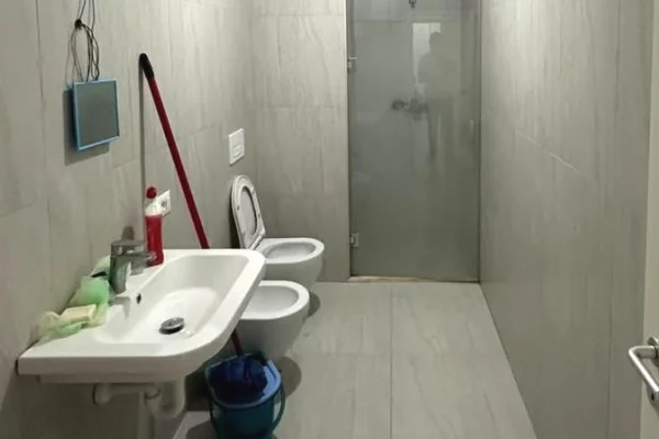 Shtepi me qera Apartament ne Tirane, 2+1, Mobilimi E mobiluar, Pagesa 45,000  Leke.