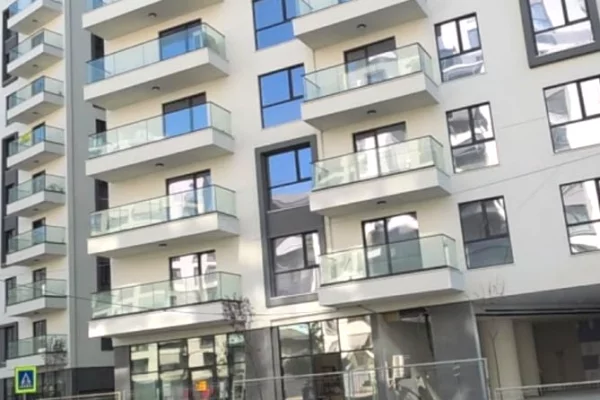 Shtepi ne shitje Apartament ne Tirane, 2+1, Mobilimi Bosh, pa mobiluar, Pagesa 195,000  Euro.