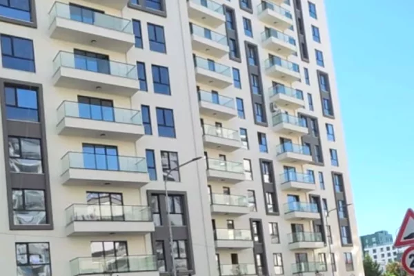 Shtepi ne shitje Apartament ne Tirane, 2+1, Mobilimi Bosh, pa mobiluar, Pagesa 195,000  Euro.