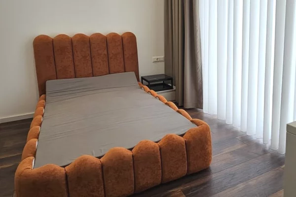 Shtepi me qera Apartament ne Tirane, 3+1, Mobilimi E mobiluar, Pagesa 4,000  Euro.
