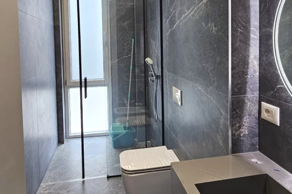 Shtepi me qera Apartament ne Tirane, 3+1, Mobilimi E mobiluar, Pagesa 4,000  Euro.