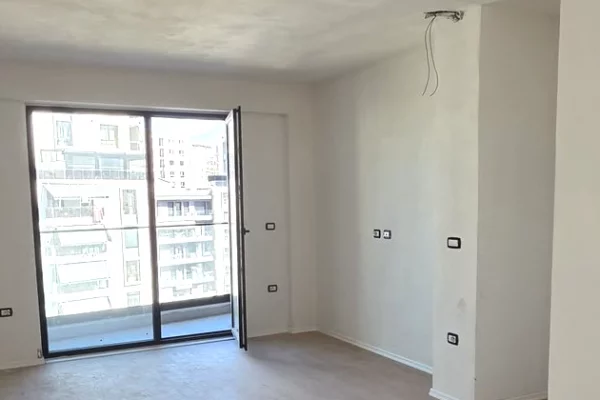 Shtepi ne shitje Apartament ne Tirane, 2+1, Mobilimi Bosh, pa mobiluar, Pagesa 19,500,000  Leke.