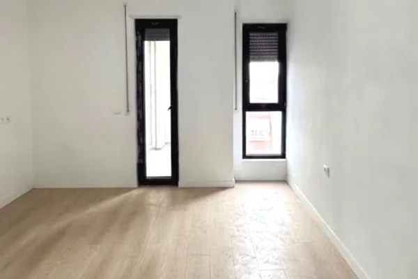 Shtepi ne shitje Apartament ne Tirane, 3+1, Mobilimi Bosh, pa mobiluar, Pagesa 403,800  Euro.