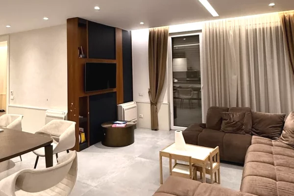 Shtepi ne shitje Vila Luksoze ne Tirane, 4+1, Mobilimi E mobiluar, Pagesa 1,100,000  Euro.