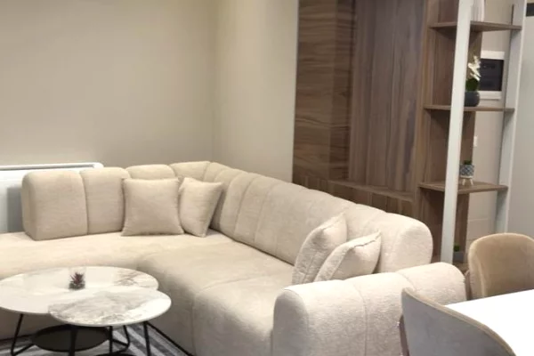 Shtepi me qera 2+1 ne Tirane - 70,000 Leke