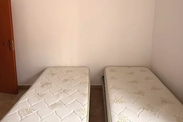 Shtepi me qera Apartament ne Tirane, 2+1, Mobilimi E mobiluar, Pagesa 600  Euro.