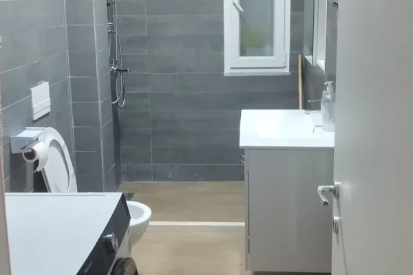 Shtepi ne shitje Apartament ne Tirane, 1+1, Mobilimi E mobiluar, Pagesa 11,750,000  Leke.
