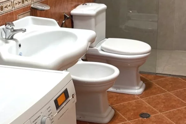 Shtepi me qera Apartament ne Tirane, 2+1, Mobilimi E mobiluar, Pagesa 80,000  Leke.