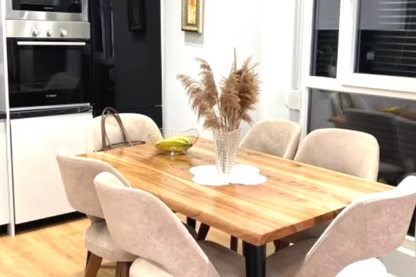 Shtepi me qera Apartament ne Tirane, 2+1, Mobilimi E mobiluar, Pagesa 1,700  Euro.