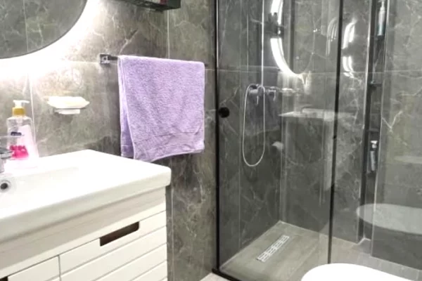 Shtepi me qera Apartament ne Tirane, 2+1, Mobilimi E mobiluar, Pagesa 1,700  Euro.