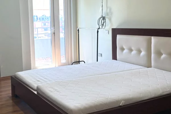 Shtepi me qera Apartament ne Tirane, 2+1, Mobilimi E mobiluar, Pagesa 52,000  Leke.