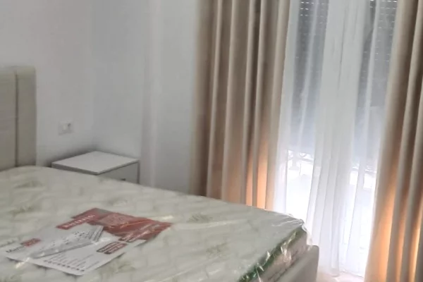 Shtepi me qera Apartament ne Tirane, 2+1, Mobilimi E mobiluar, Pagesa 60,000  Leke.