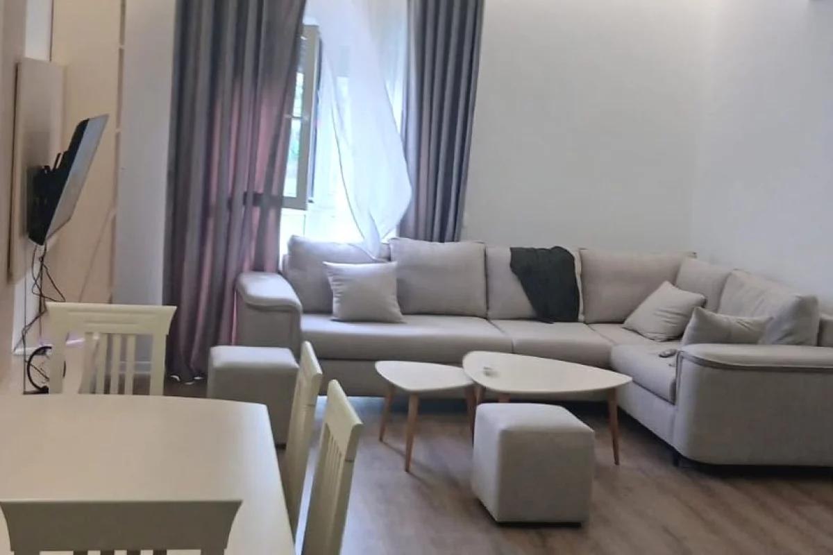 Shtepi me qera Apartament ne Tirane, 2+1, Mobilimi E mobiluar, Pagesa 60,000  Leke.