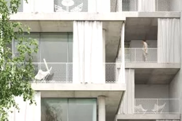 Shtepi ne shitje Apartament ne Tirane, 2+1, Mobilimi Bosh, pa mobiluar, Pagesa 224,656  Euro.